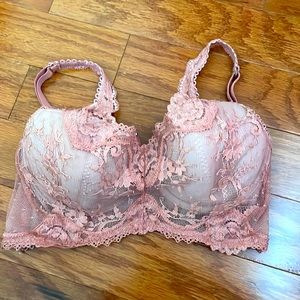 Medium Victoria’s Secret balconette bra